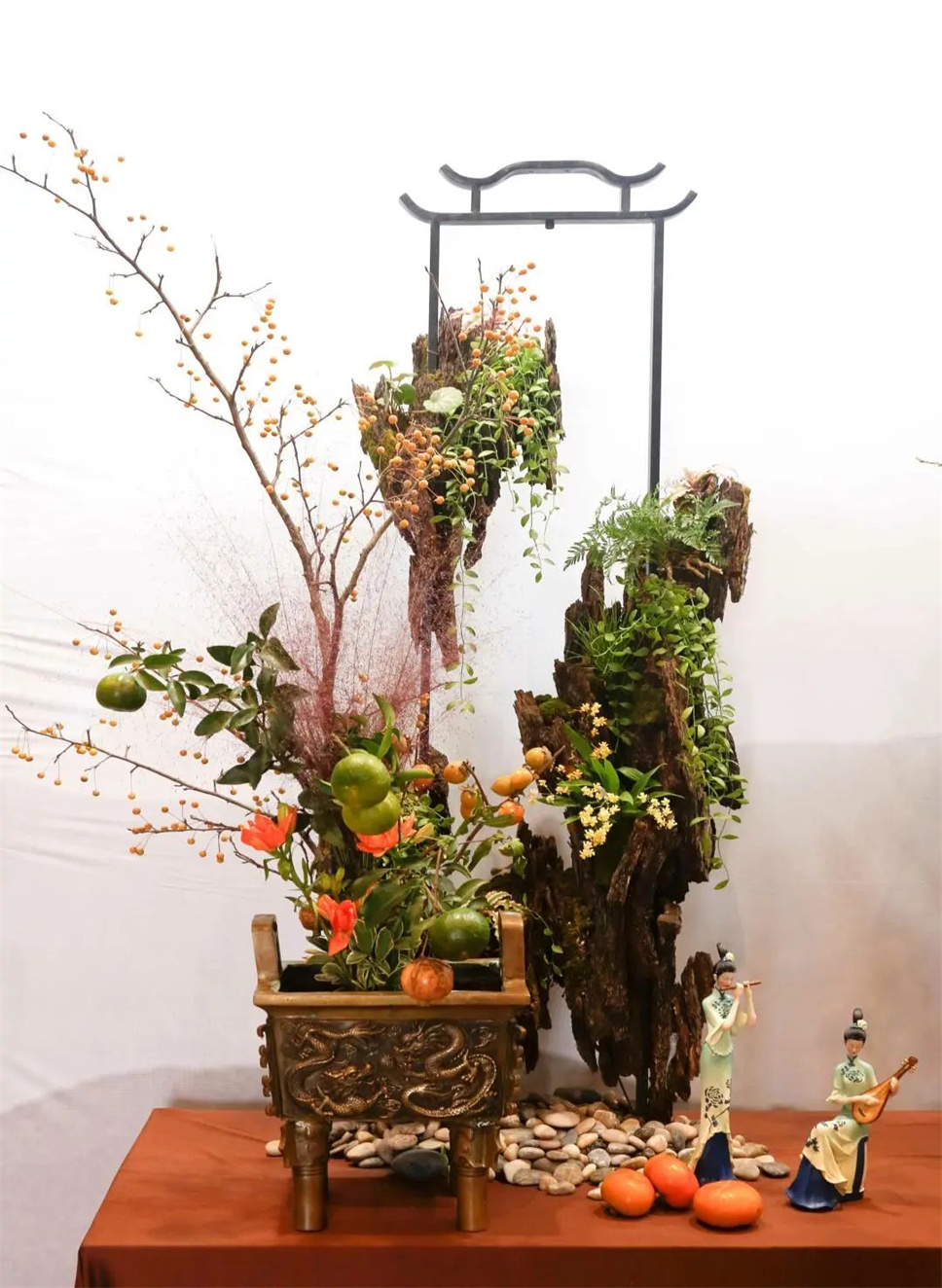 【采薇专栏】传统插花要破圈儿?17个流派、名师的200个作品点亮南京“最美花展” 【采薇专栏】传统插花要破圈儿?17个流派、名师的200个作品点亮南京“最美花展”