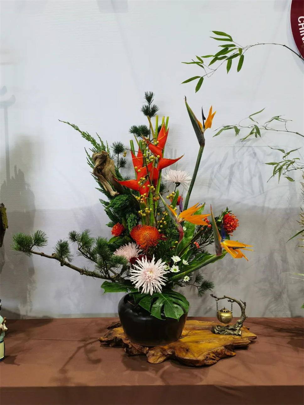 【采薇专栏】传统插花要破圈儿?17个流派、名师的200个作品点亮南京“最美花展” 【采薇专栏】传统插花要破圈儿?17个流派、名师的200个作品点亮南京“最美花展”